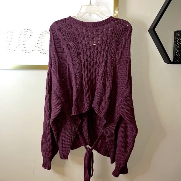 Express Sweater - Picture 3 of 3